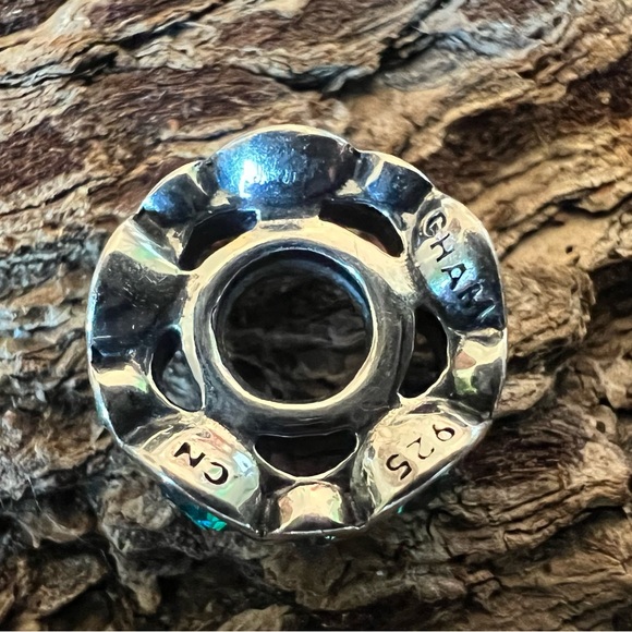 New Chamilia Swarovski Crystals Charm Birthstone Jewels Blue Turquoise December - Picture 6 of 8